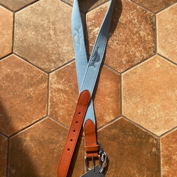 Mens 32 Vineyard Vines marlin fish embroidered icon canvas club belt NWT - Picture 3 of 3